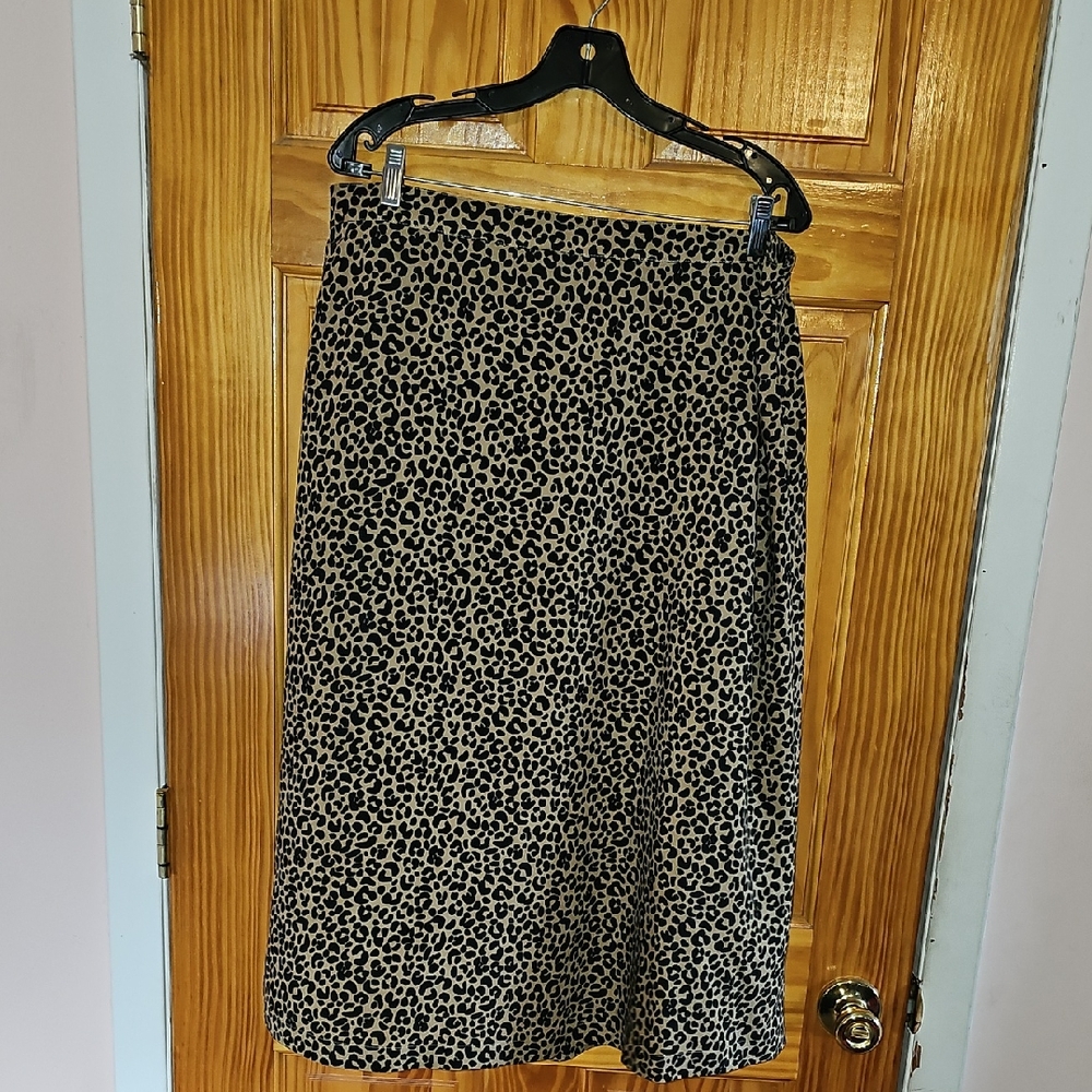 Old Navy Women's Leopard Print Pencil Skirt